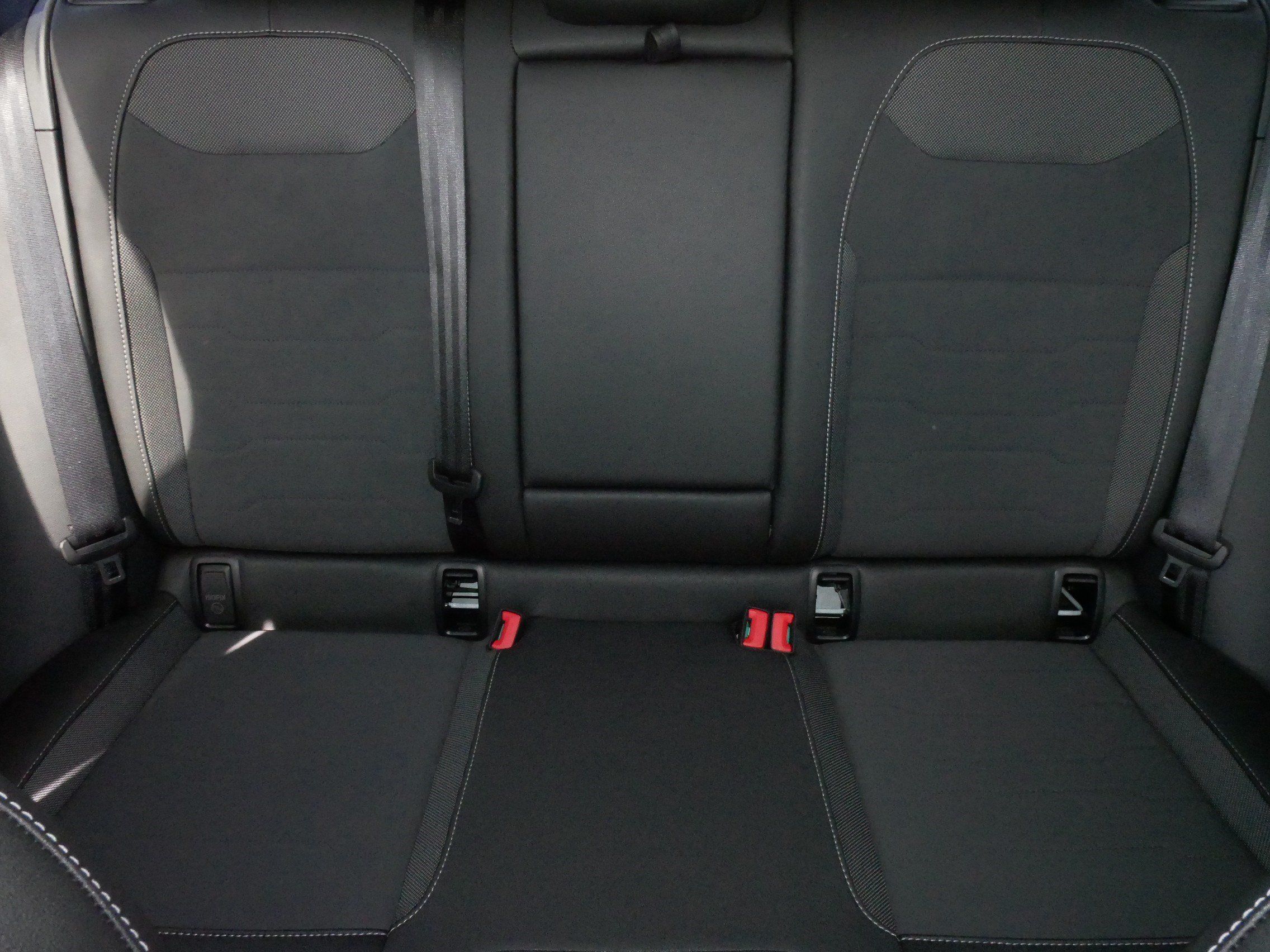 Certified 2025 Volkswagen Taos SE AWD/4WD image 13