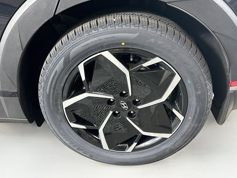 Used 2024 Hyundai Ioniq 5 SE AWD/4WD image 11