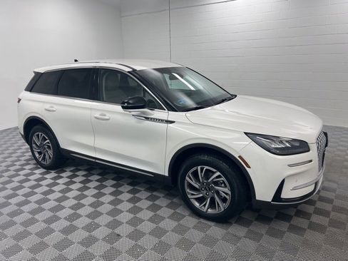 Certified 2023 Lincoln Corsair AWD w/ Equipment Group 101A image 4