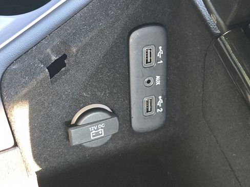 Used 2019 Dodge Challenger SXT RWD image 11