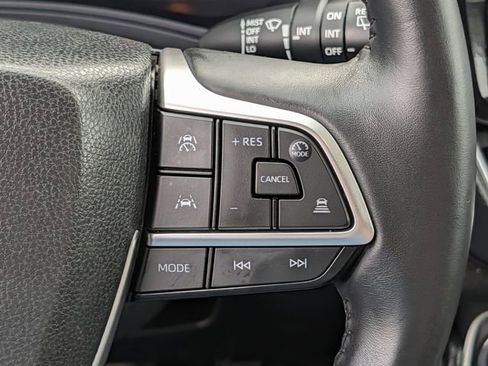 Used 2025 Toyota Grand Highlander XLE image 20