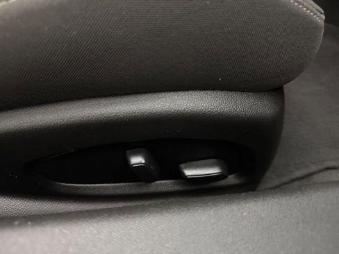 Used 2022 Chevrolet Camaro LT image 36