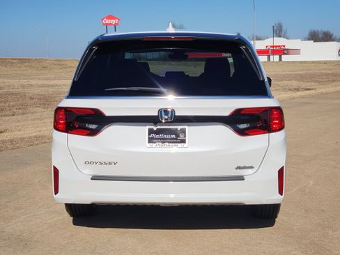 New 2026 Honda Odyssey EX-L image 8