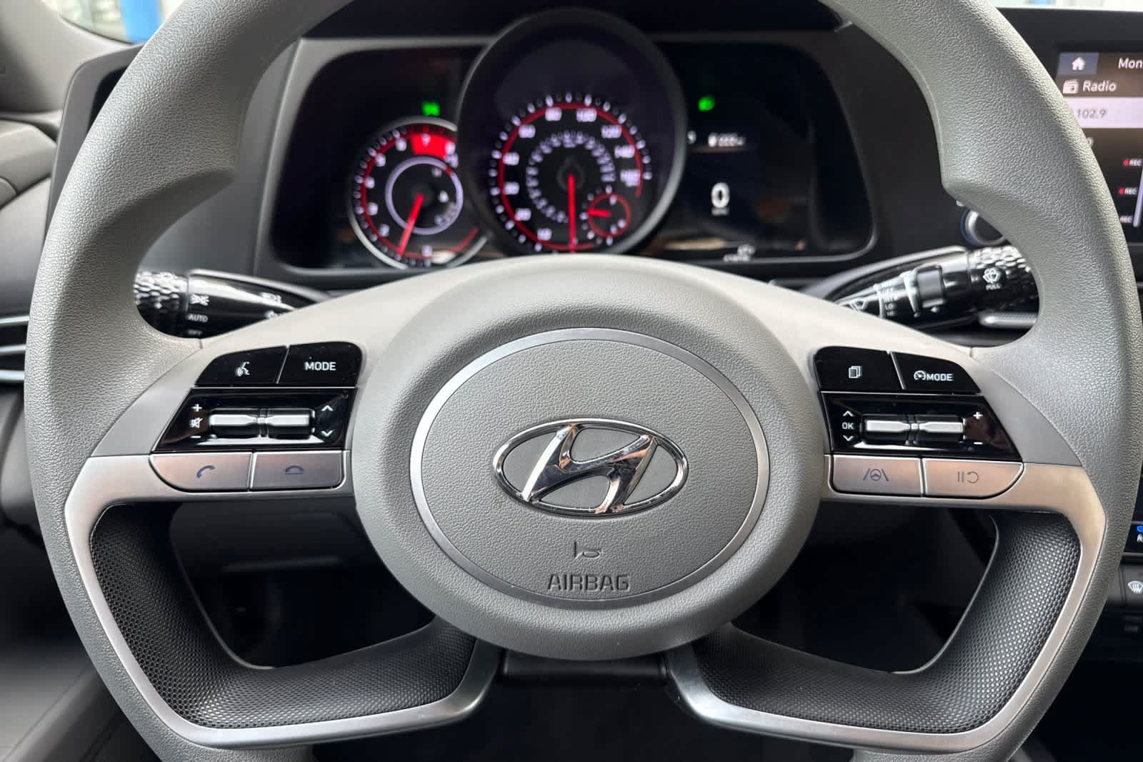 Used 2023 Hyundai Elantra SEL FWD image 24