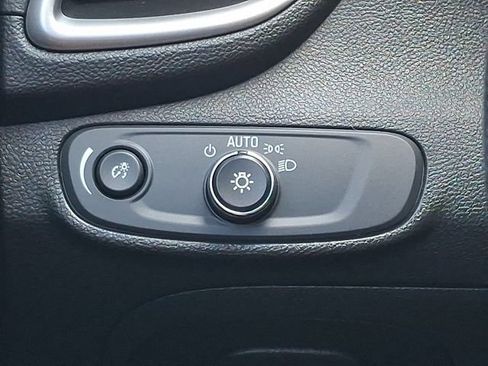 Certified 2019 Chevrolet Trax LT FWD image 25