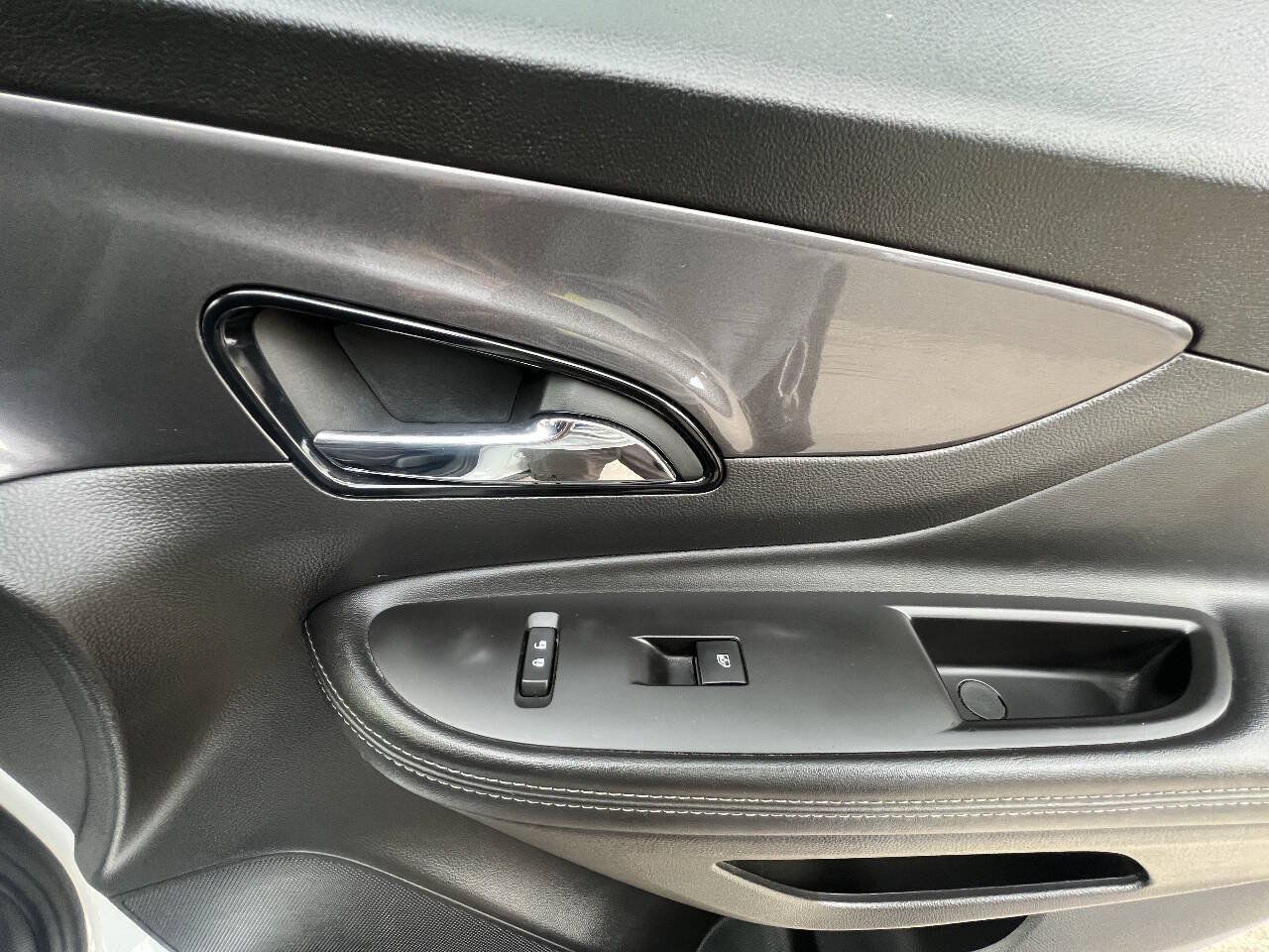 Used 2019 Buick Encore Preferred AWD/4WD image 13