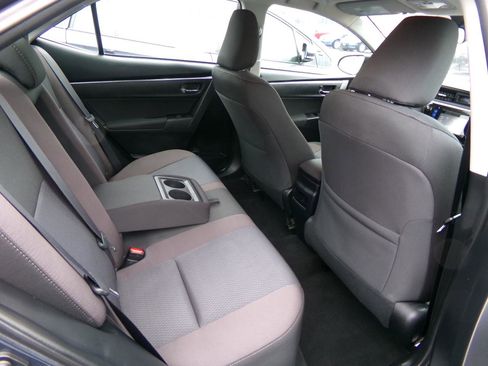 Used 2018 Toyota Corolla LE FWD image 22