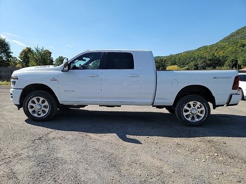New 2025 RAM 2500 Laramie image 8