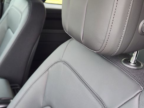 New 2026 Land Rover Defender 90 V8 image 17