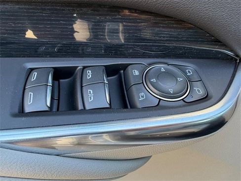 Used 2019 Cadillac XT4 Premium Luxury w/ Technology Package image 17