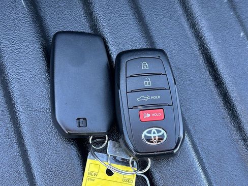 Used 2024 Toyota Tundra Limited image 24