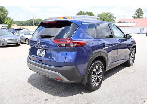 Used 2023 Nissan Rogue SV AWD/4WD image 5