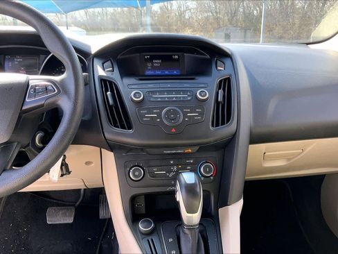 Used 2016 Ford Focus SE image 7
