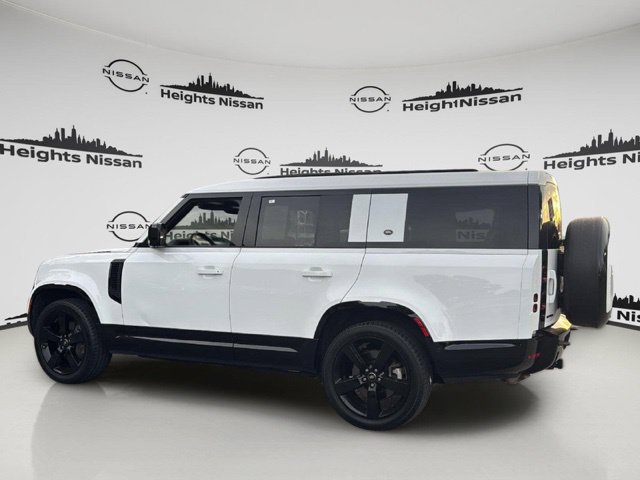 Used 2024 Land Rover Defender 130 X-Dynamic SE AWD/4WD image 4