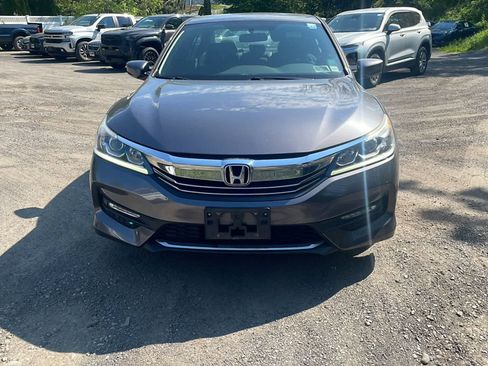 Used 2017 Honda Accord Sport image 11