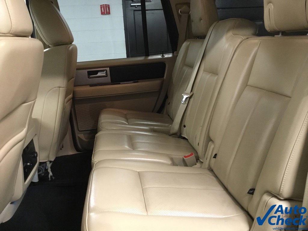 Used 2017 Ford Expedition Limited w/ Equipment Group 301A AWD/4WD image 32