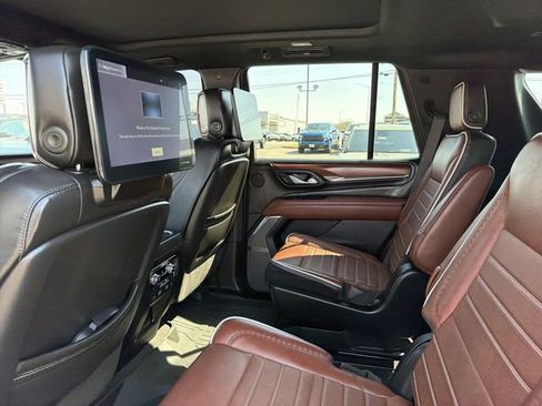 Used 2024 GMC Yukon Denali Ultimate AWD/4WD image 13