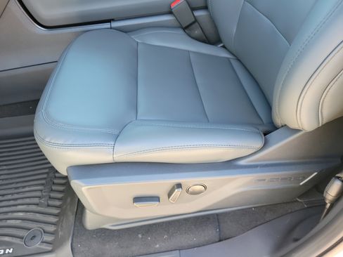 New 2026 Ford Expedition Active RWD image 10