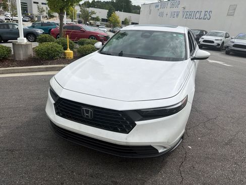 Used 2023 Honda Accord EX image 4