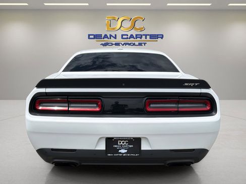Used 2015 Dodge Challenger SRT Hellcat RWD image 4