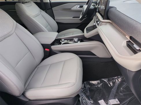 New 2026 Ford Explorer Active image 44