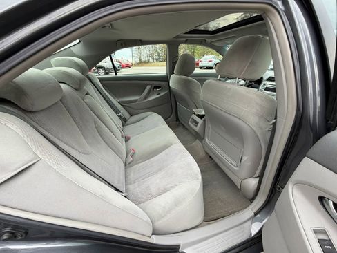 Used 2010 Toyota Camry LE FWD image 16