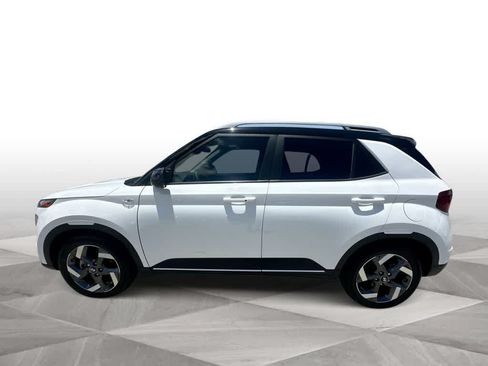 Used 2024 Hyundai Venue Limited FWD image 5