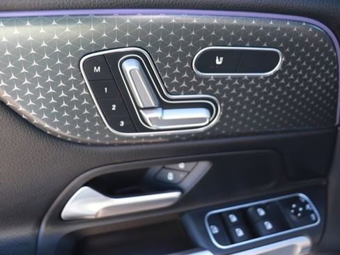 Used 2024 Mercedes-Benz GLB 250 image 10