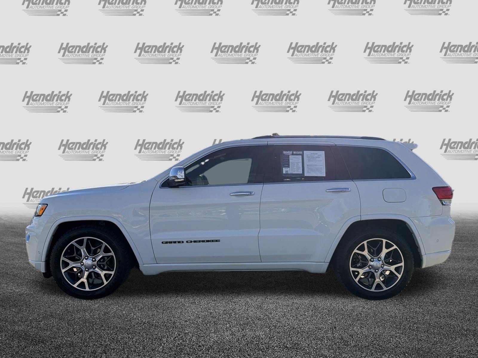 Used 2020 Jeep Grand Cherokee Overland AWD/4WD image 7