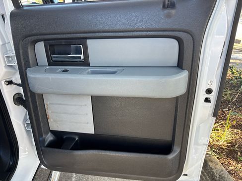 Used 2014 Ford F150 XLT w/ XLT Chrome Package image 18