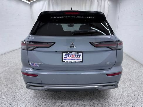 Used 2025 Mitsubishi Outlander SEL FWD image 3