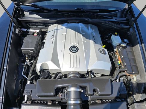 Used 2007 Cadillac XLR RWD image 22