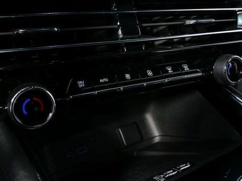 New 2026 Chevrolet Traverse LT w/ Midnight/Sport Edition image 13