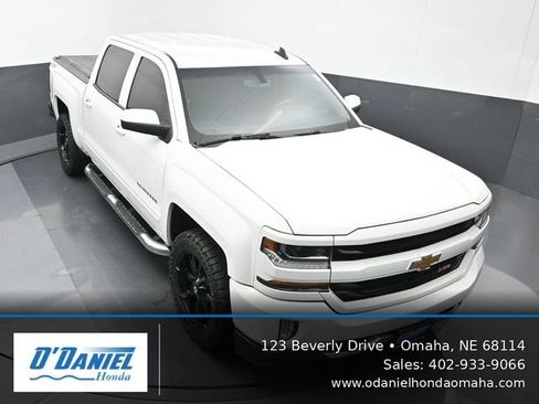 Used 2017 Chevrolet Silverado 1500 LT w/ All Star Edition AWD/4WD image 20