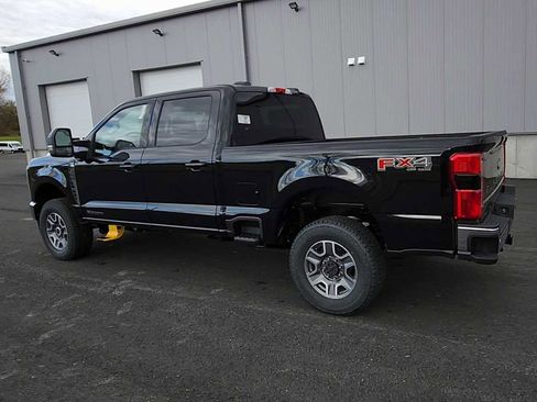 New 2026 Ford F250 Lariat w/ FX4 Off-Road Package image 6