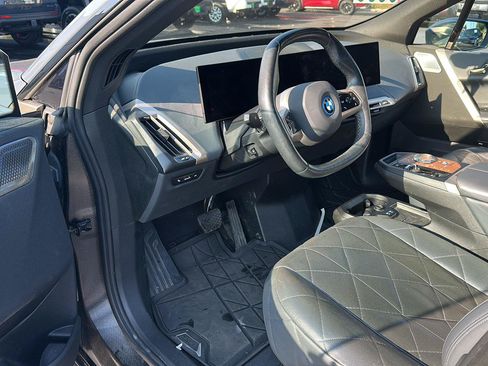 Used 2023 BMW iX M60 AWD/4WD image 7