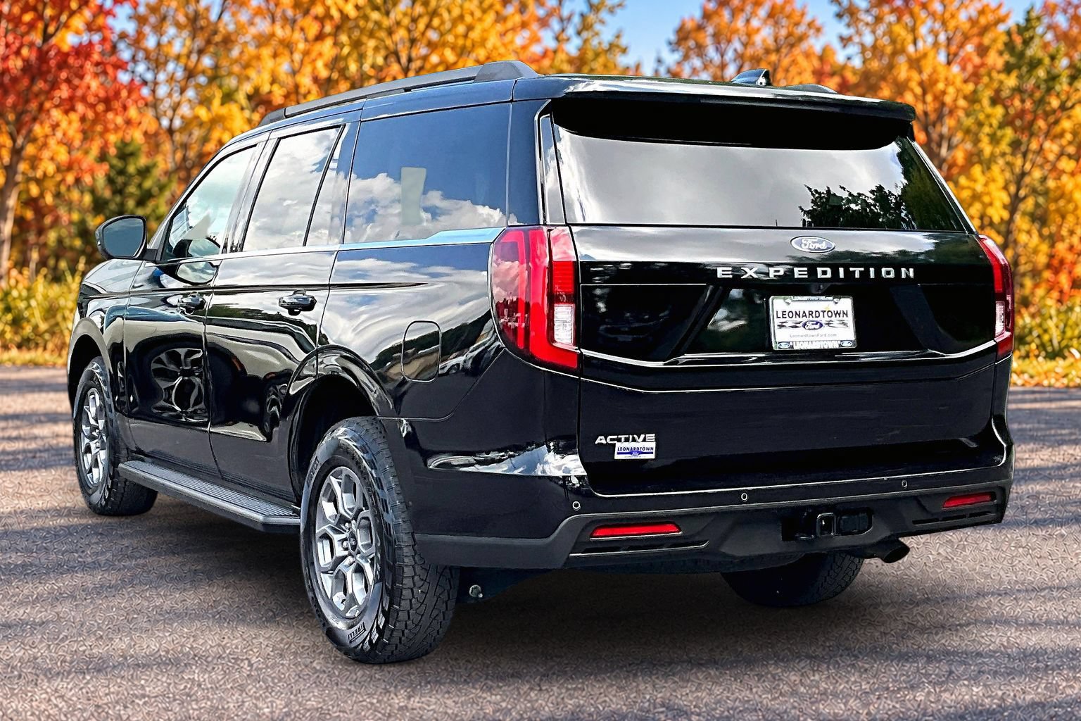 Certified 2025 Ford Expedition Active RWD image 15