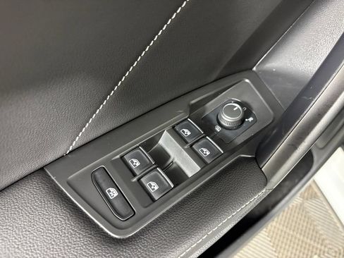 Used 2022 Volkswagen Tiguan SE R-Line AWD/4WD image 13