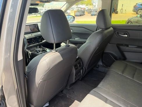 Used 2025 Nissan Rogue SL w/ SL Premium Package FWD image 24