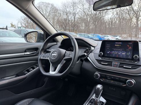 Used 2025 Nissan Altima 2.5 SR image 33