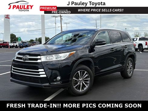 Used 2018 Toyota Highlander XLE AWD/4WD image 1