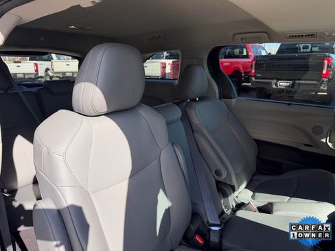 Used 2024 Toyota Sienna XLE image 18