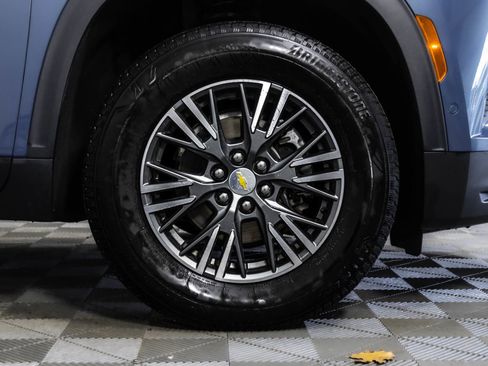 Used 2024 Chevrolet Traverse LT w/ Enhanced Driving Package AWD/4WD image 46