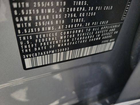 Certified 2023 Volkswagen Tiguan SE R-Line FWD image 32