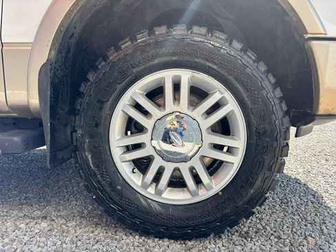 Used 2012 Ford F150 Lariat image 7