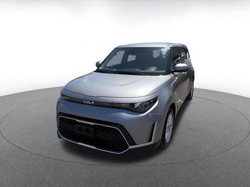 Used 2025 Kia Soul LX w/ LX Technology Package FWD image 7