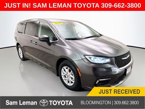 Used 2023 Chrysler Pacifica Touring-L image 1