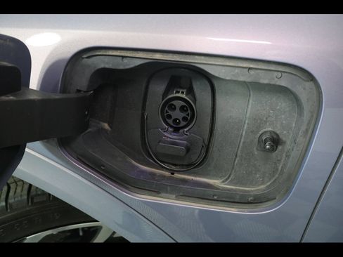 Used 2025 Chevrolet Equinox EV LT w/ Convenience Package AWD/4WD image 23