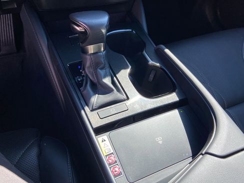 Used 2023 Lexus ES 350 Ultra Luxury w/ Accessory Package (Z2) image 20