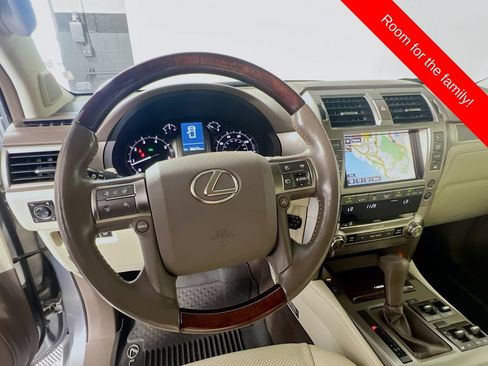 Used 2017 Lexus GX 460 Luxury w/ Preferred Accessory Package AWD/4WD image 11